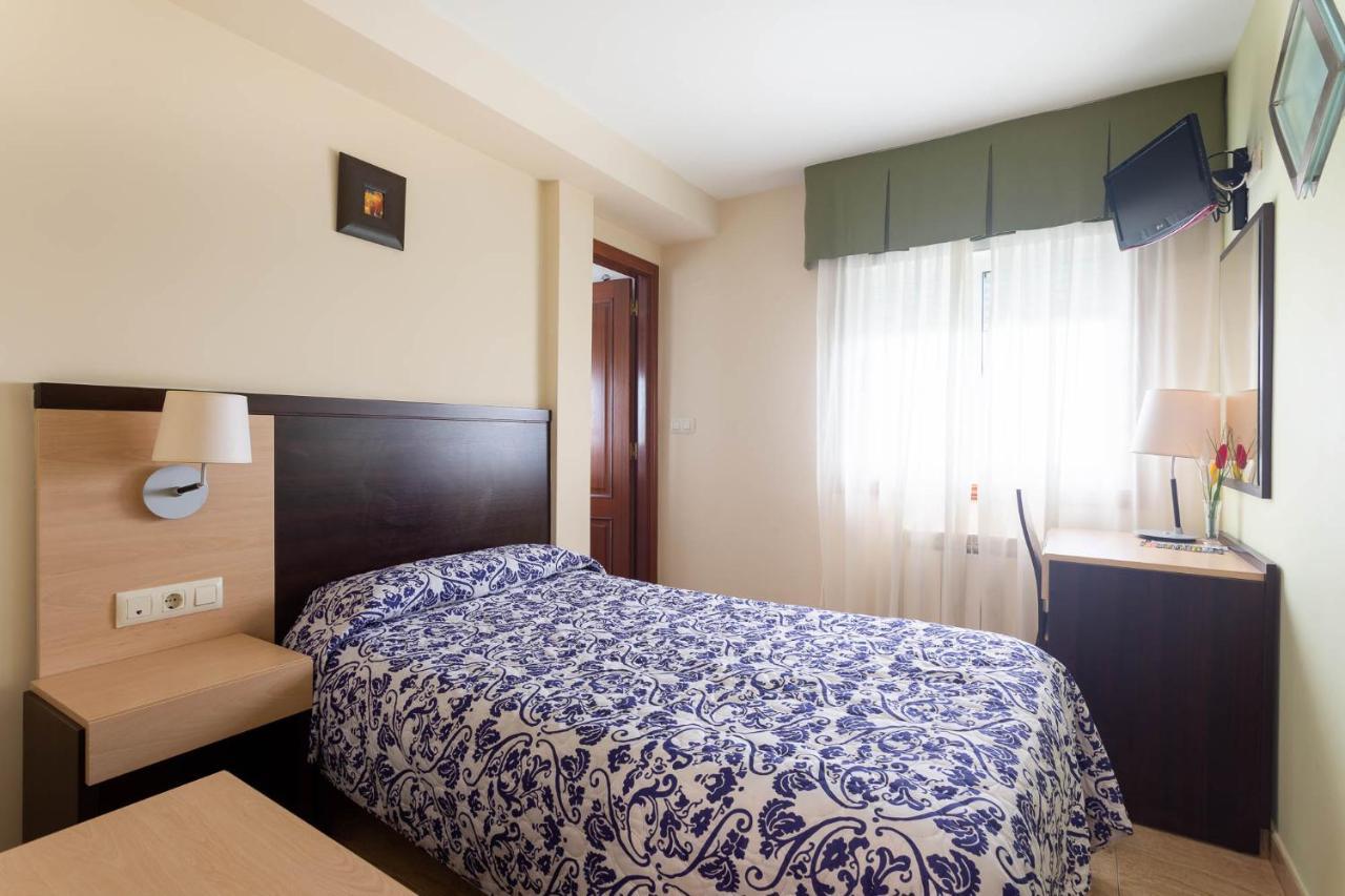 Hotel Canaima Bruma 1,5 K Camino O Mesón Do Vento Eksteriør bilde